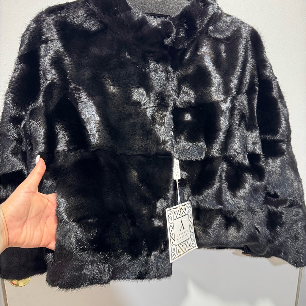 Luxurious Black Mink Fur Jacket - Picture 2 of 5